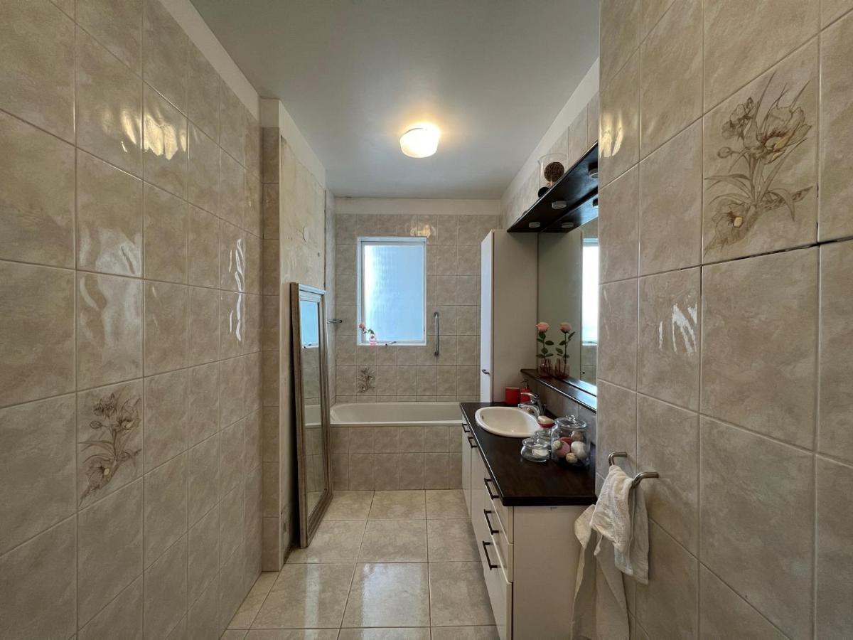 Jm Homestay - A Cozy Two Bedroom Apartment Рейкявик Екстериор снимка